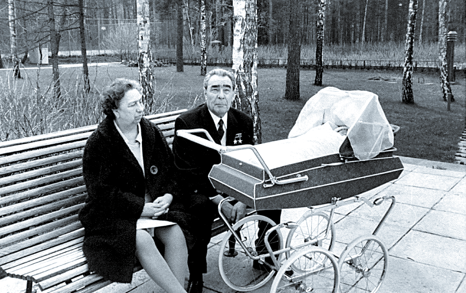 Леонид Ильич с супругой Викторией Петровной, 1973 г.