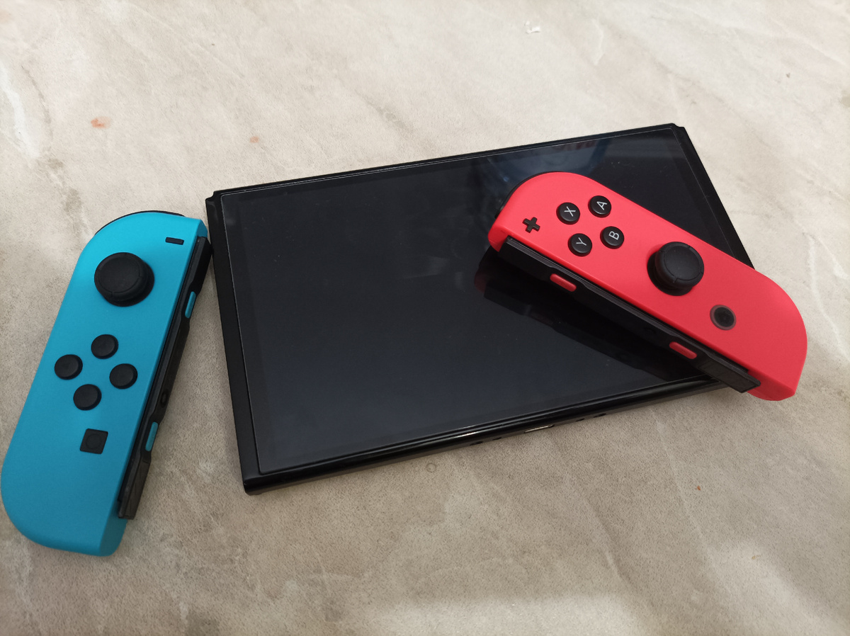 Джойконы снимаются. Фото сделано автором