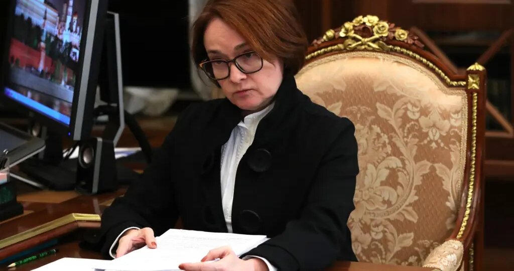 У Набиуллиной получилось то, что не удалось Обаме — рвать российскую экономику в «клочья»: в стране началась рецессия