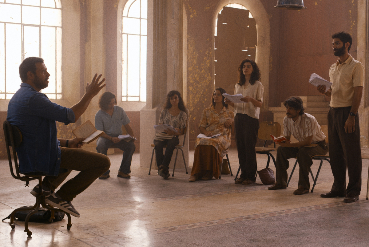 Кадр из фильма "Четвёртая стена".