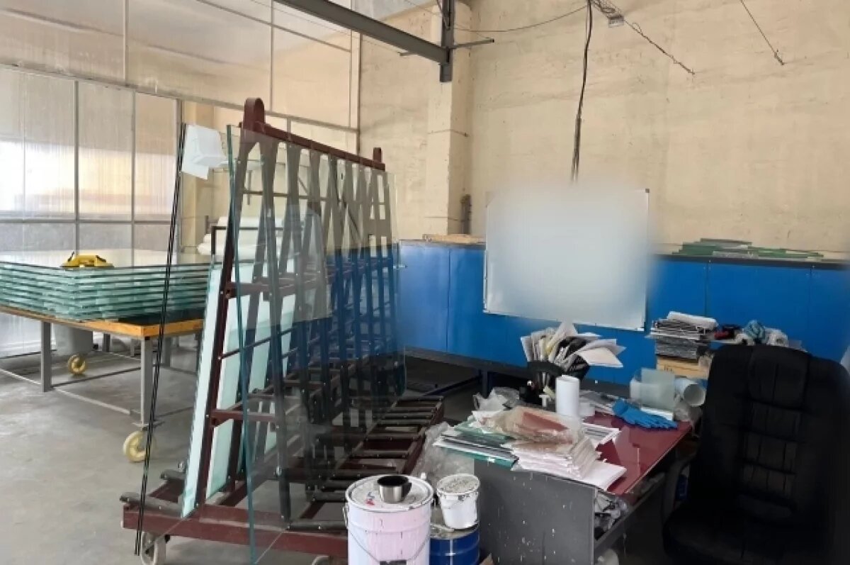    В Пензе расследуется дело по факту падения стекла на рабочую склада