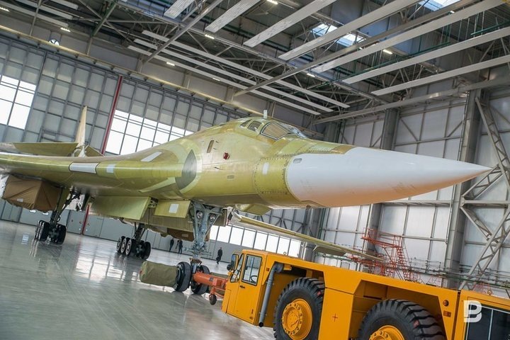 «Генерала» из Питера приземлили в Казани за кабели для «Белого лебедя»?