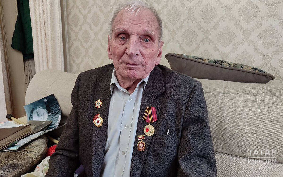 Григорий Козлов, ветеран Великой Отечественной войны, о событиях 80-летней давности помнит хорошо и рассказывает с энтузиазмом и воодушевлениемФото: © Елена Фенина / «Татар-информ»