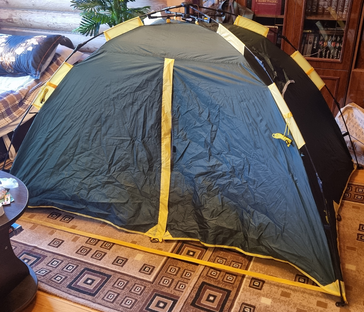 Первая сборка новой палатки перед большим путешествием. Проверяю “будущий дом” прямо в домашних условиях.