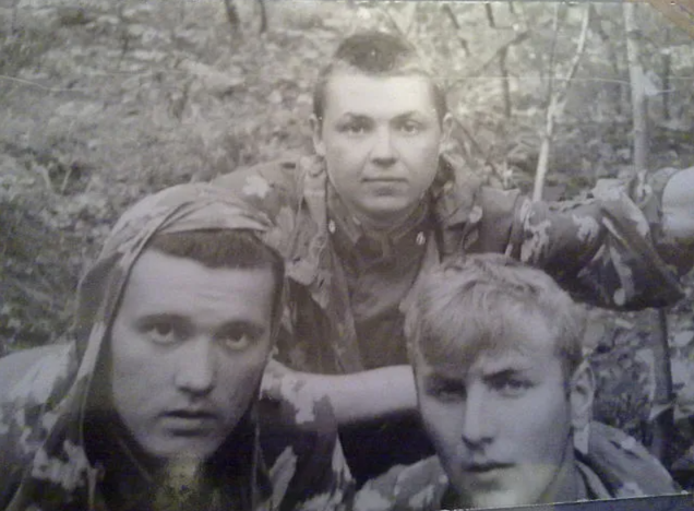 Фото конечно не из той засады, но в тему. Курсанты 5 роты. (фото из открытых источников)