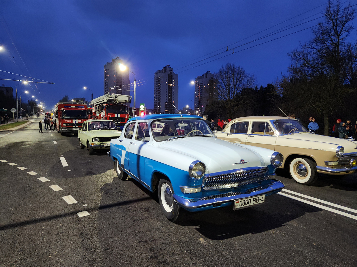 Моя машина: 50 лет на дорогах, И не минуты на аварийке. Просто аварийки НЕТ,