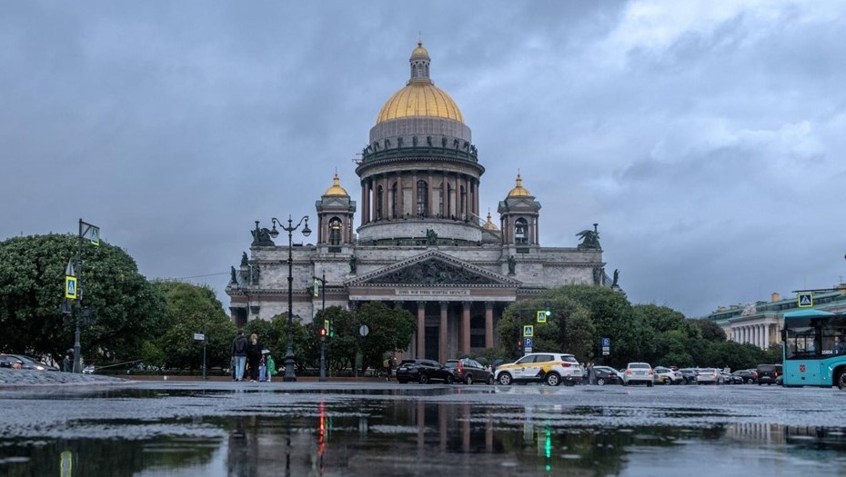    Исаакиевская площадь. Вид на Исаакиевский собор. Автор фото: Михаил Тихонов