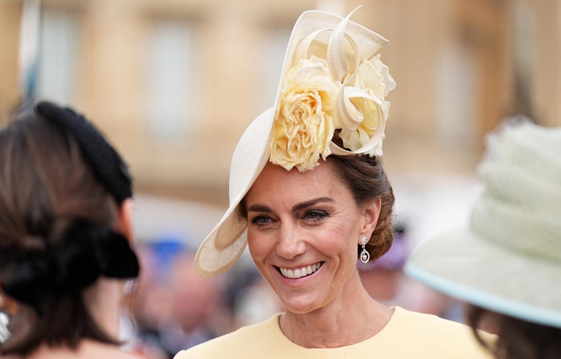 Кейт Миддлтон на Королевском приеме в саду: стиль и грация