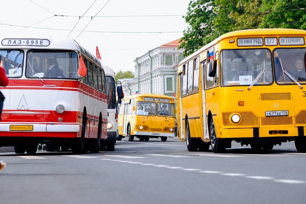 https://rodionov-club.ru/blog/2025/05/22/parad-retro-transporta-v-sankt-peterburge/