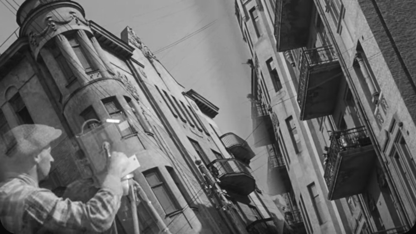     Кадр из фильма «Человек с киноаппаратом»  Кадр из фильма «Человек с киноаппаратом» (1929)
