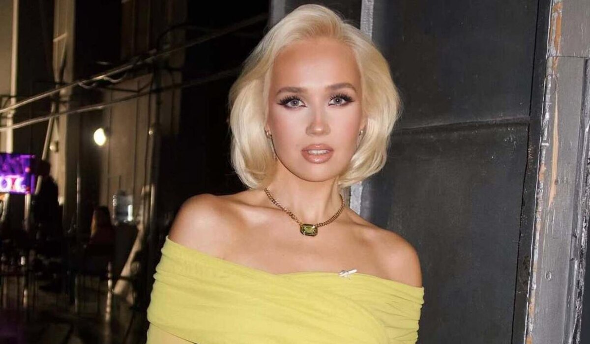     Клаву Коку признали лучшей исполнительницей года