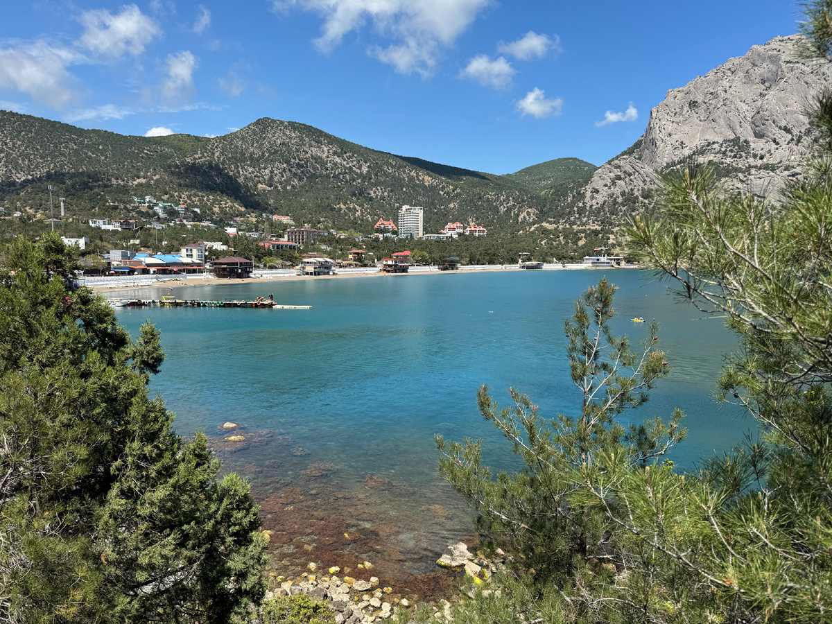 Поселок Новый Свет в Крыму, вид с тропы Голицына... Фото автора