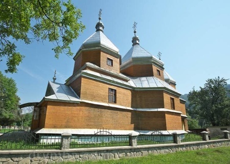    В Черновицкой области рейдерами ПЦУ захвачен Параскевинский храм УПЦ