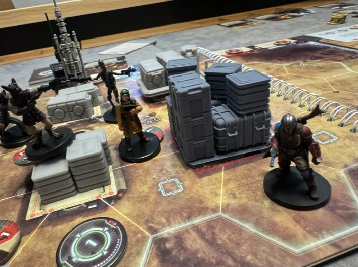 Источник: https://boardgamegeek.com/image/8366845/the-mandalorian-adventures