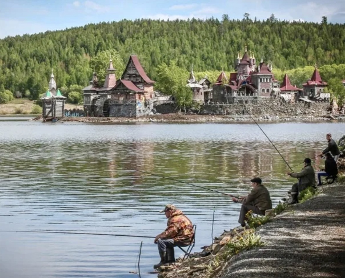 как насчет порыбачить с такими видами?