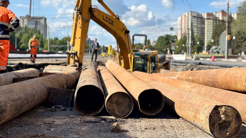 Устранение коммунальной аварии на Московском проспекте в Воронеже.📷Фото: «РВК-Воронеж»