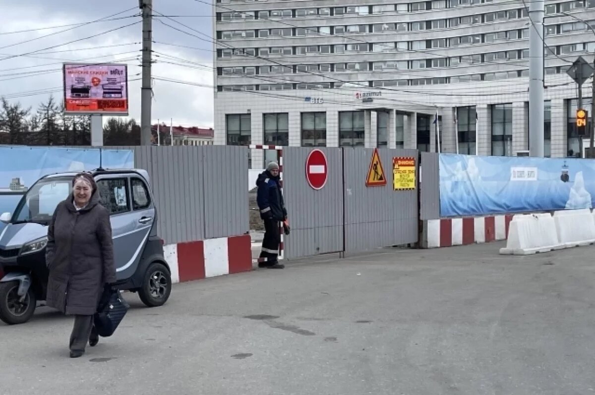    В Мурманске на проспекте Ленина сделали временный переход для пешеходов