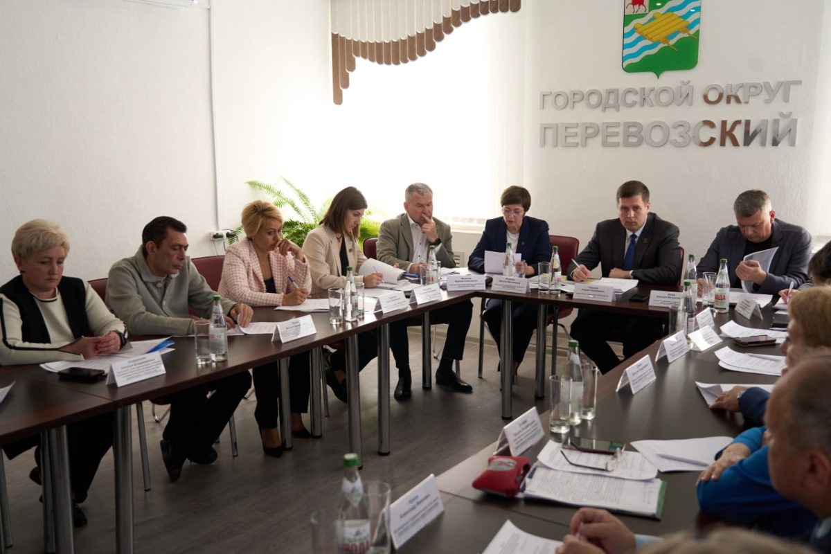    Андрей Гнеушев провел выездное заседание региональной межведомственной комиссии по поддержке участников СВО в Перевозском округе