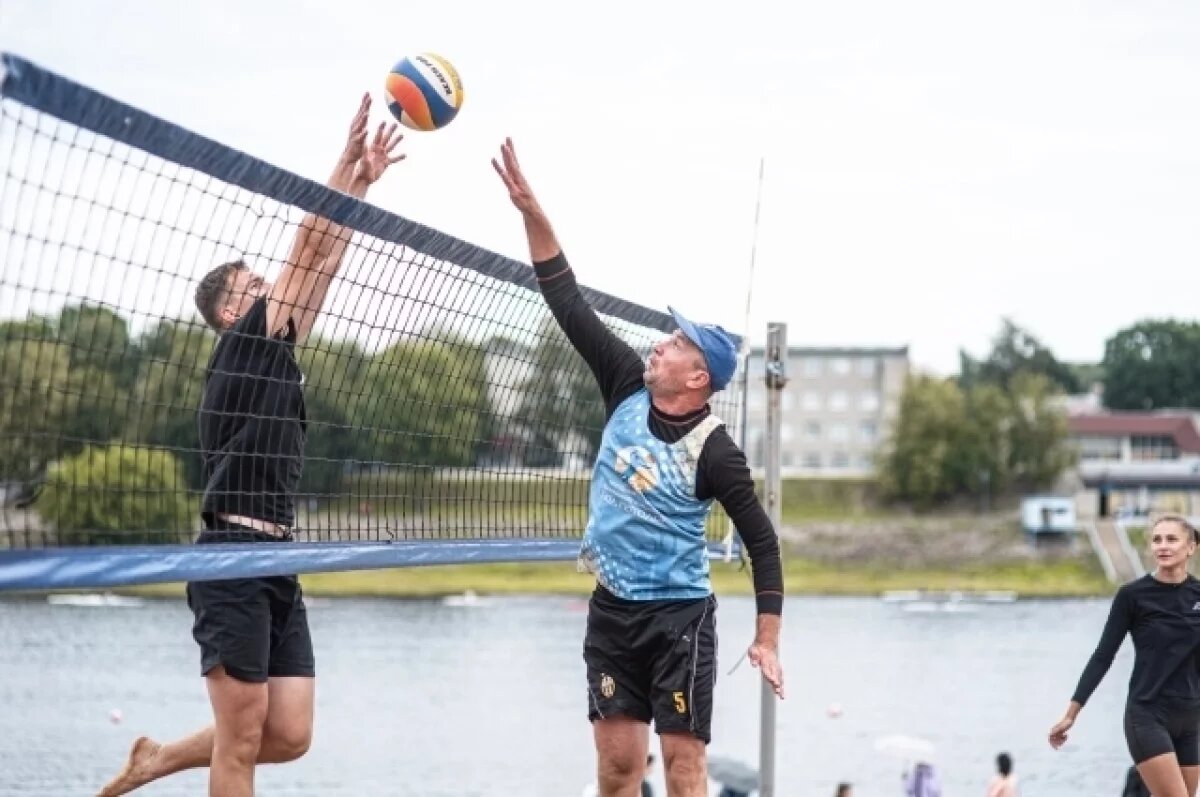    Губернатор наградил тренеров за развитие волейбола на Ямале