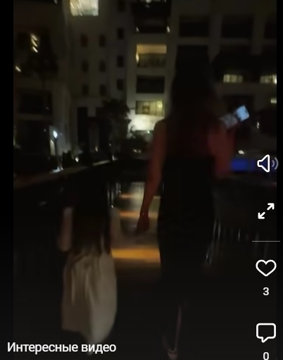    Алена Гаврилова с дочерью. Фото: скрин