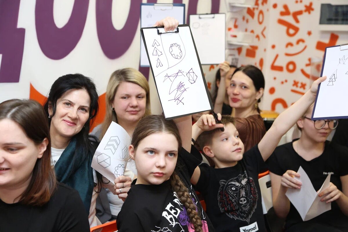    Первая школа семейного волонтёрства прошла на Ямале. Фото: Добро.Центр «Добро Надыма»