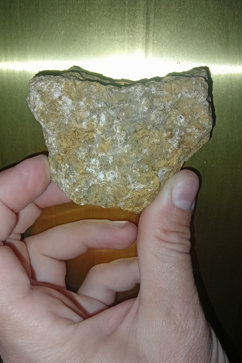 Песчанник - природный камень (фото автора)