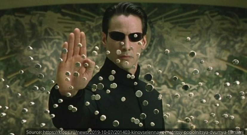 На фото: Киану Ривз в роли Нео. Кадр из фильма "Матрица"