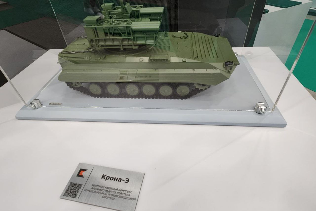   Модуль ЗРК «Крона-Э» на гусеничном шасси БМП-2