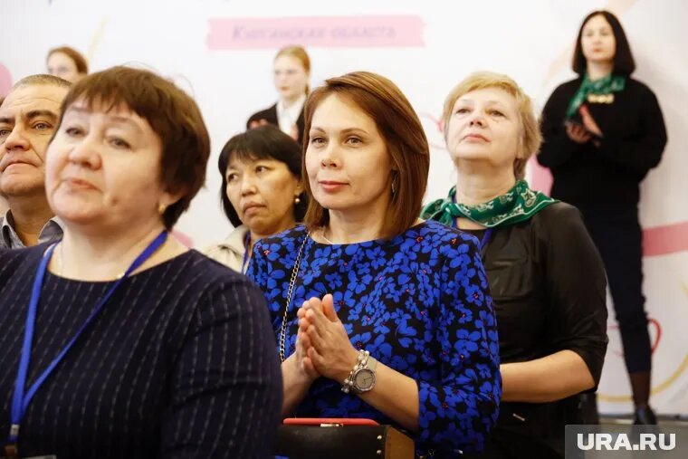 Анастасия Аргышева (на фото - в центре) уволилась из ГАУ КО «Содействие детскому отдыху». Фото: Екатерина Сычкова © URA.RU