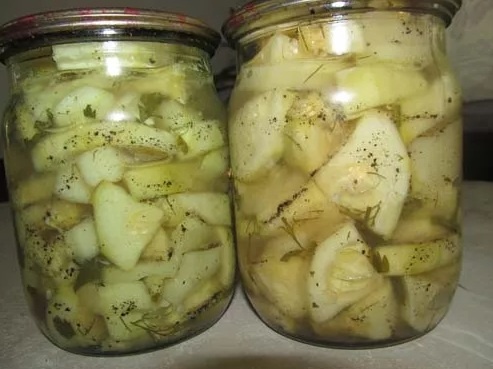 кабачки в банке