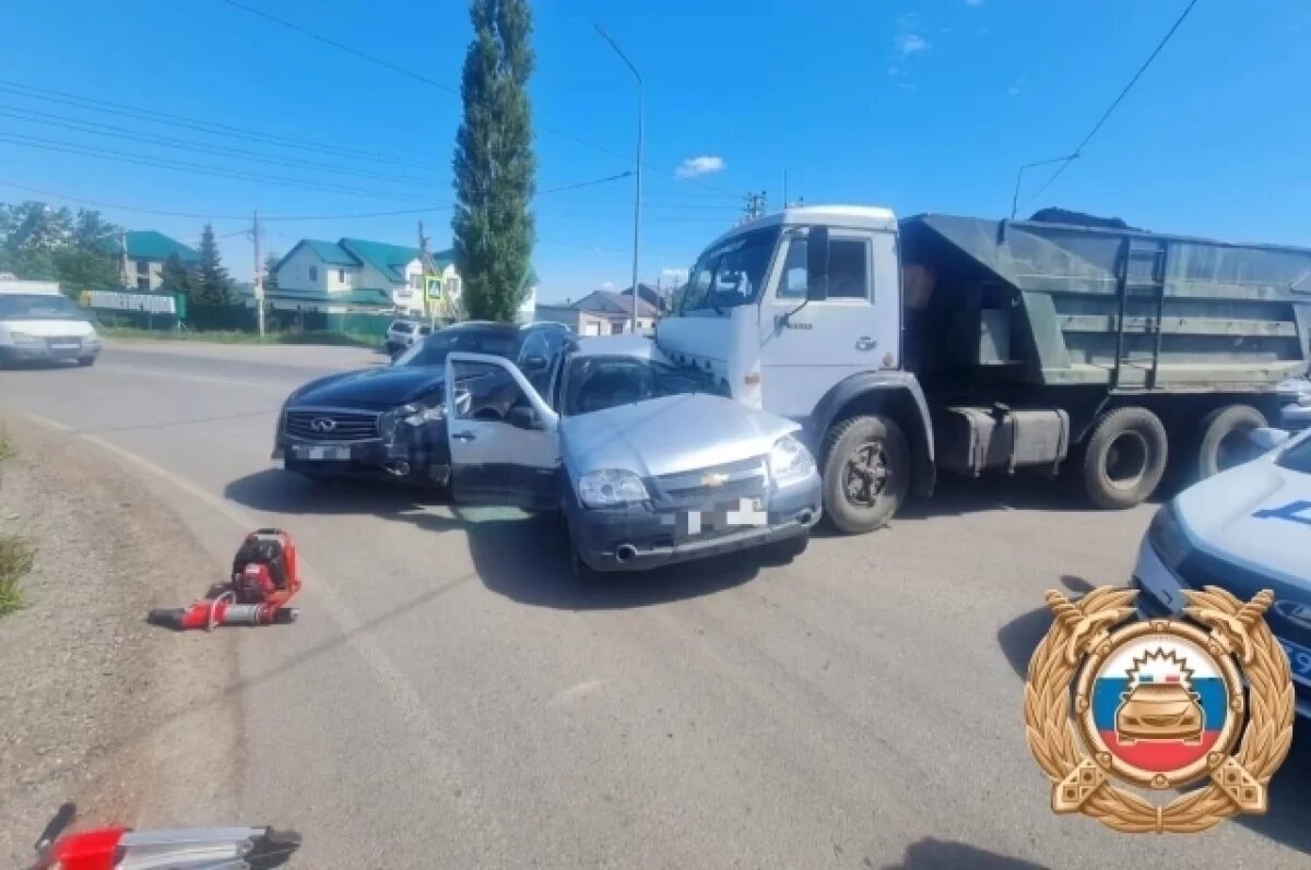    На выезде из Уфы в ДТП с 2 внедорожниками и КамАЗом погиб человек