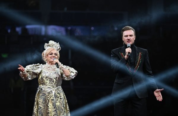    Григорий Костюк и Надежда Кадышева. Фото: ТВЦ