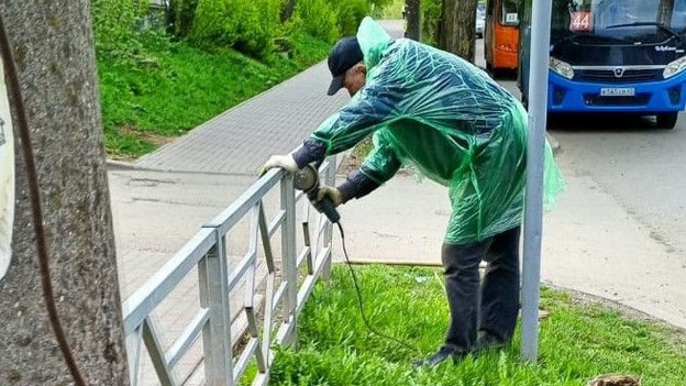    В Кирове демонтируют пешеходные ограждения по новым стандартам