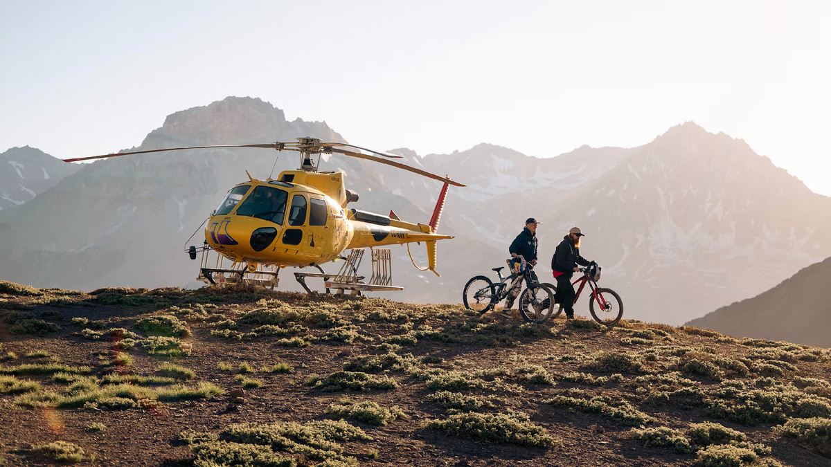 Кадр из фильма "Anytime"