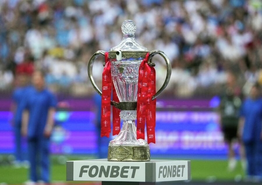    Трофей Кубка России по футболу 2024 года / Источник: © Александр Вильф/РИА Новости