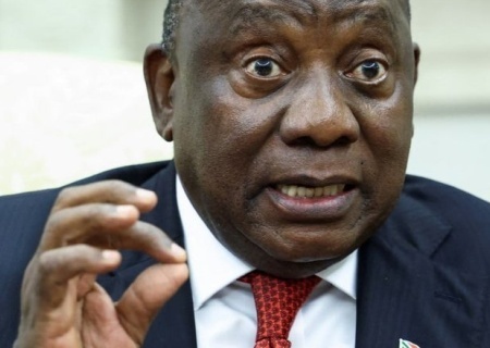    Трамп отчитал Рамафосу из-за притеснения белых в ЮАР