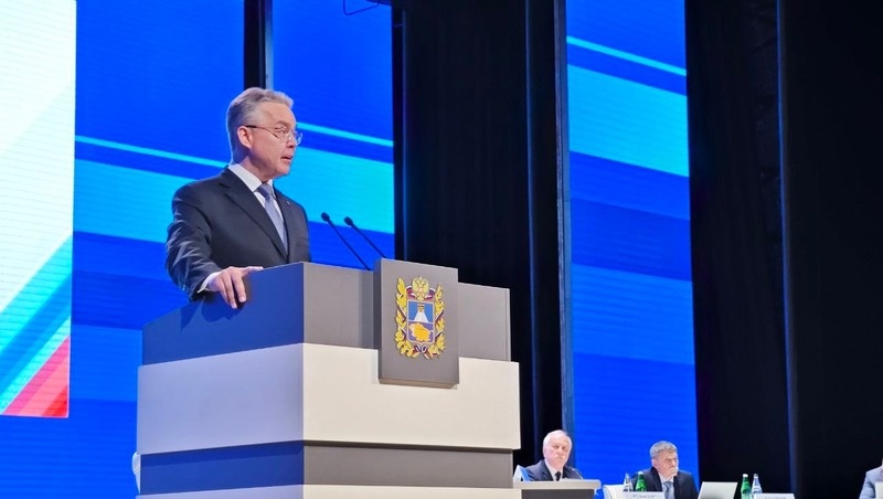    Губернатор Владимир Владимиров в ходе своего ежегодного послания рассказал о планах ремонта дорог Фото: Дмитрий Ахмадуллин / / ИА «Победа26»