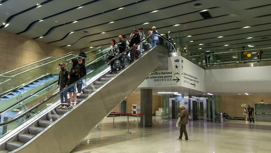   Зона прилёта и выдачи багажа в аэропорту Пулково. Автор фото: Тихонов Михаил/ДП