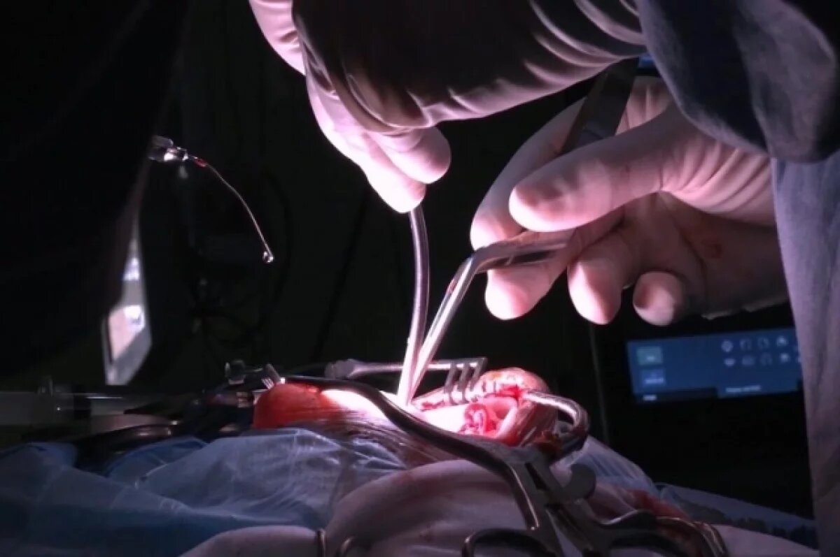    Новосибирские нейрохирурги успешно прооперировали женщину с опухолью мозга