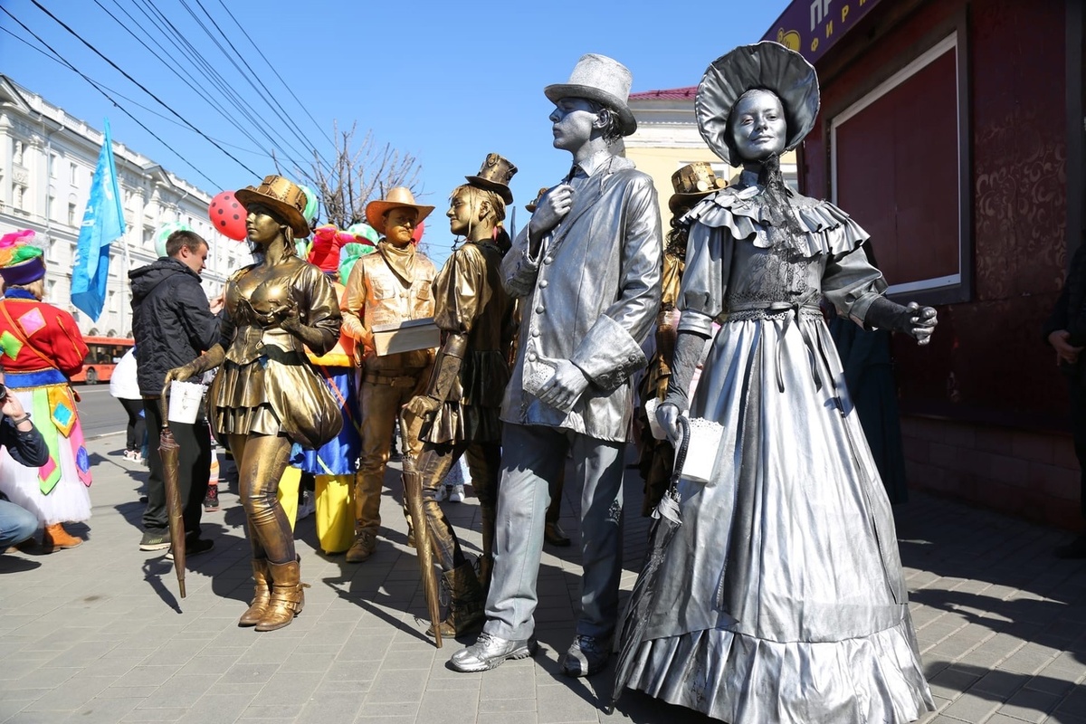  Фестиваль уличных театров «Театральный дворик»/1tulatv.ru