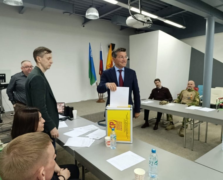 Большинством голосов Михаил Сердюк переизбран на пост. Фото: Региональное отделение партии «Справедливая Россия – Патриоты – За правду»