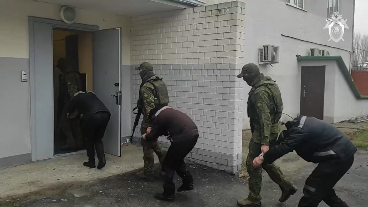    17 и 18 лет лишения свободы назначили пятерым военным ВСУ за преступления в Курской области