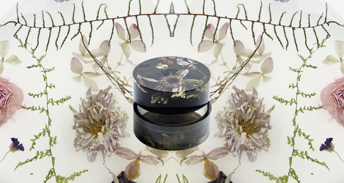    Как создают столы и зеркала из сухоцветов и эпоксидной смолы: история бренда Murky (фото 2)