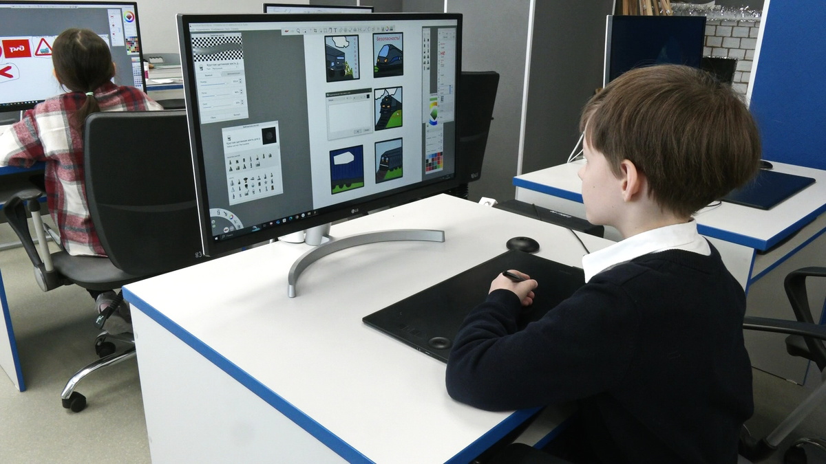    Сургутские школьники создали стикеры с правилами поведения на железной дороге