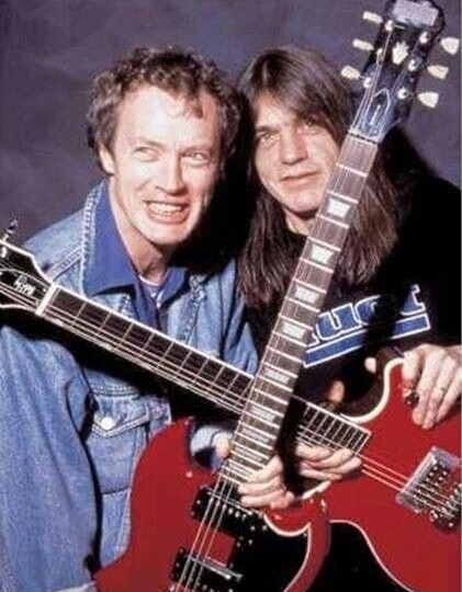 Единственная песня, о выпуске которой «AC/DC» сожалеют: "Слишком легкая музыка"