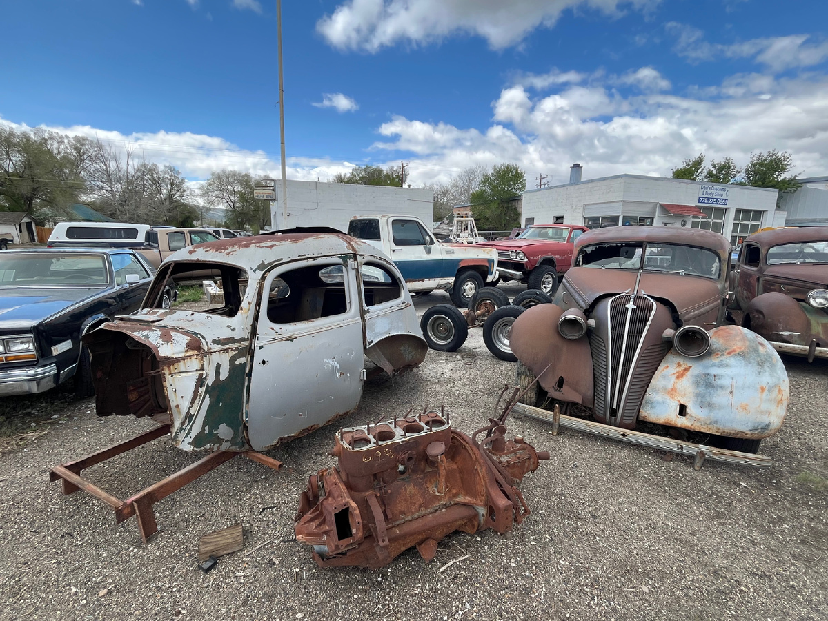 Кладбище ретро-автомобилей