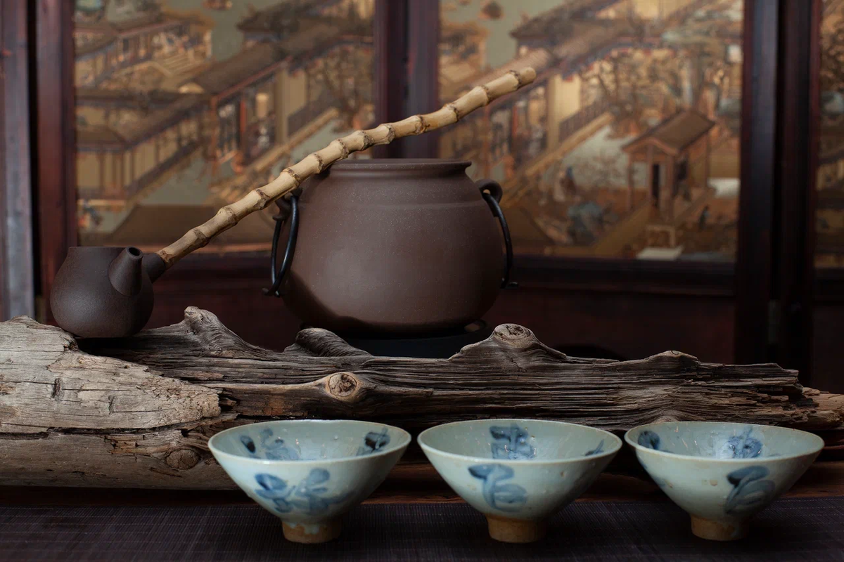 В Клубах Чайной Культуры в Москве вы можете посетить чайную церемонию времен династии Тан.