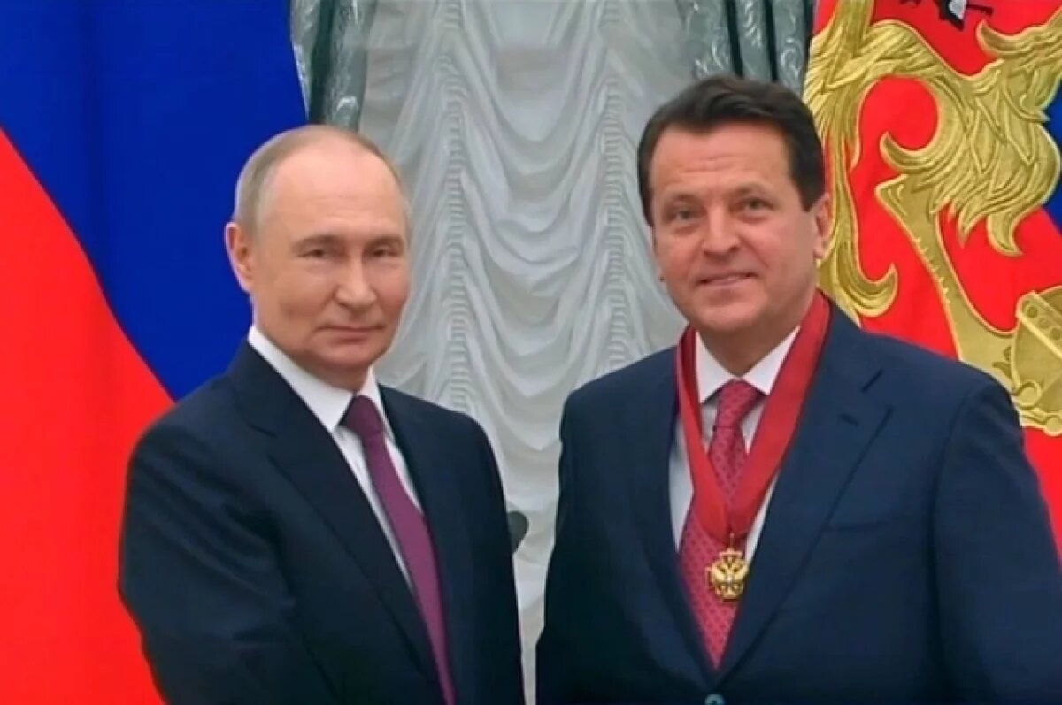    Путин наградил мэра Казани орденом в Кремле