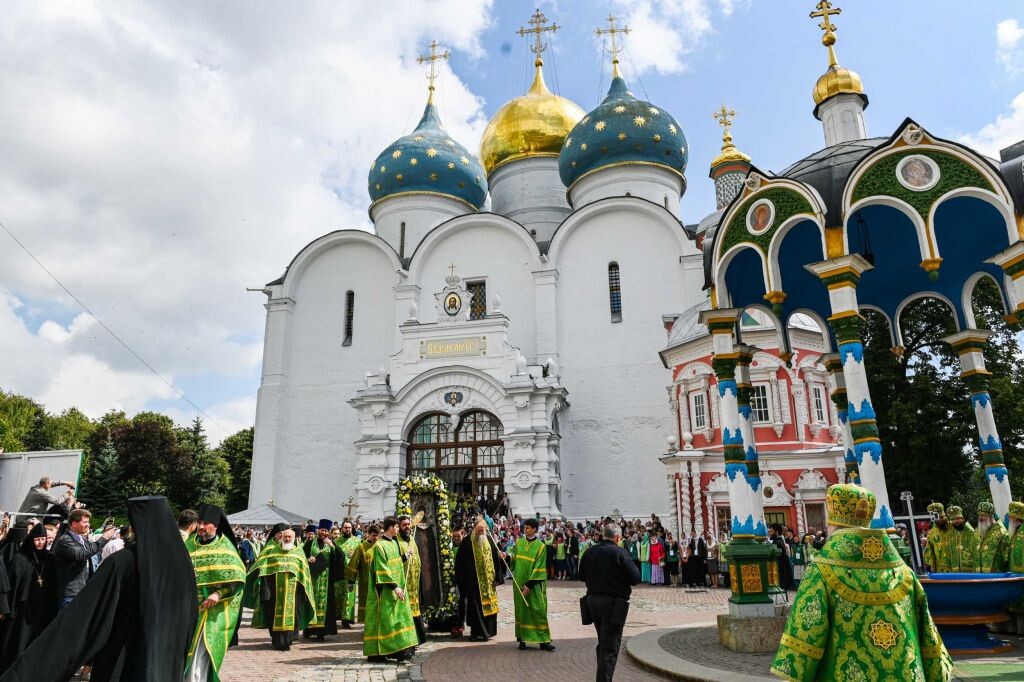 Свято Троицкая Лавра Сергия Радонежского. фото из открытых источников