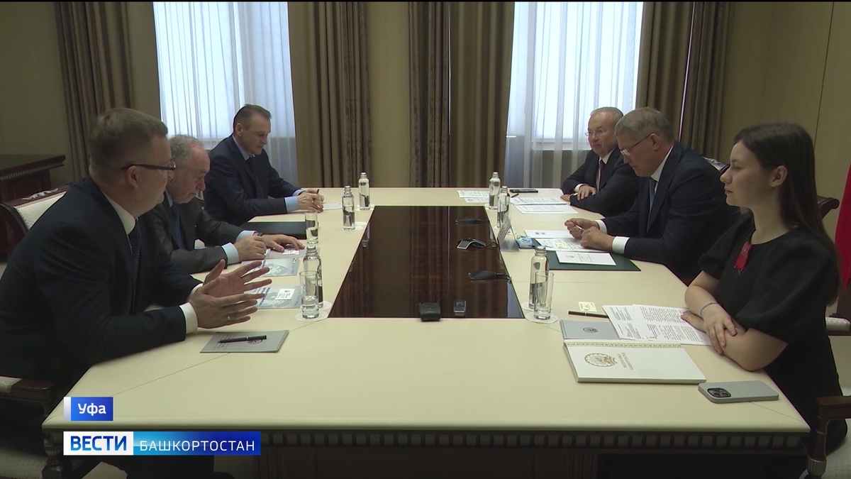   Глава Башкортостана встретился с послом по особым поручениям МИД России
